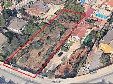 Terreno residencial en venta en Carrer Sagitari