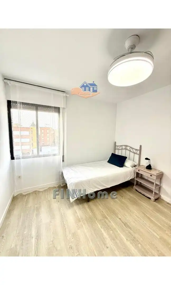 Habitación de Piso de alquiler en Sevilla con Aire acondicionado, Amueblado y Balcón