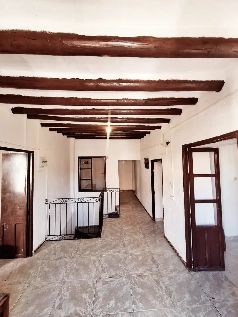 Casa rústica amb terrassa en venda a Calle Iglesia 21