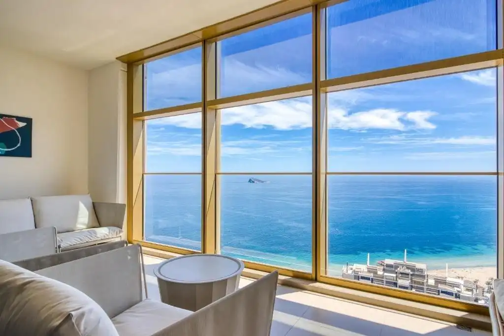 Habitación de Piso en venta en Benidorm con Aire acondicionado, Calefacción y Jardín privado
