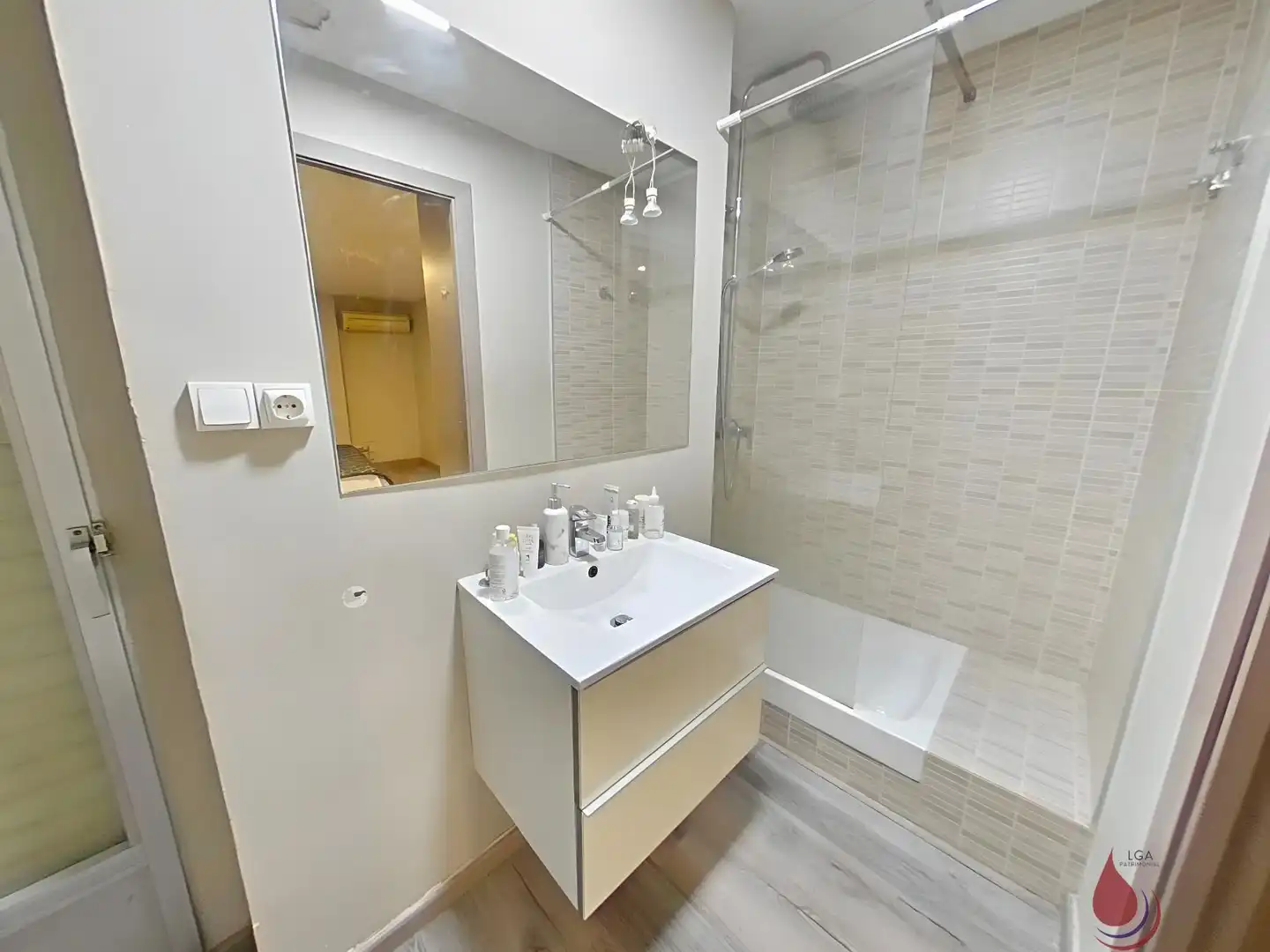 Bathroom of Flat for sale in Eixample