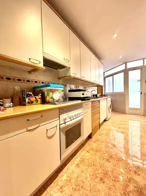 Kitchen of Flat for rent in Madrid  with Air Conditioner, Heating and Parquet flooring
