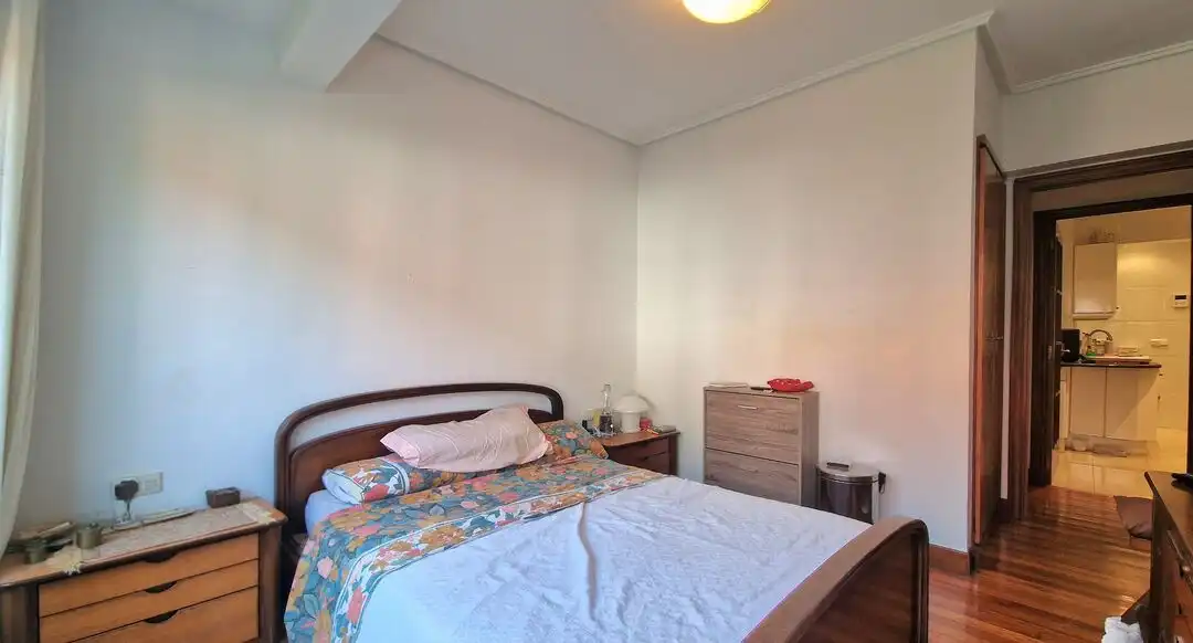Bedroom of Flat for sale in Donostia - San Sebastián   with Heating, Terrace and Storage room