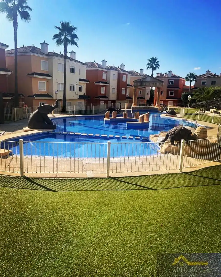Apartamento de alquiler en Reino Unido, 6, Baños y Mendigo