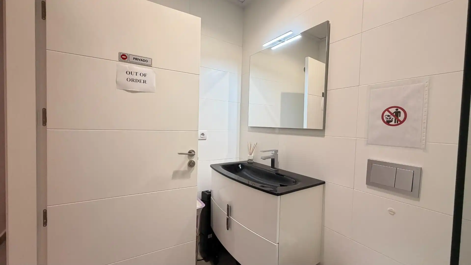 Bathroom of Houses for sale in Torrevieja  with Air Conditioner, Private garden and Terrace