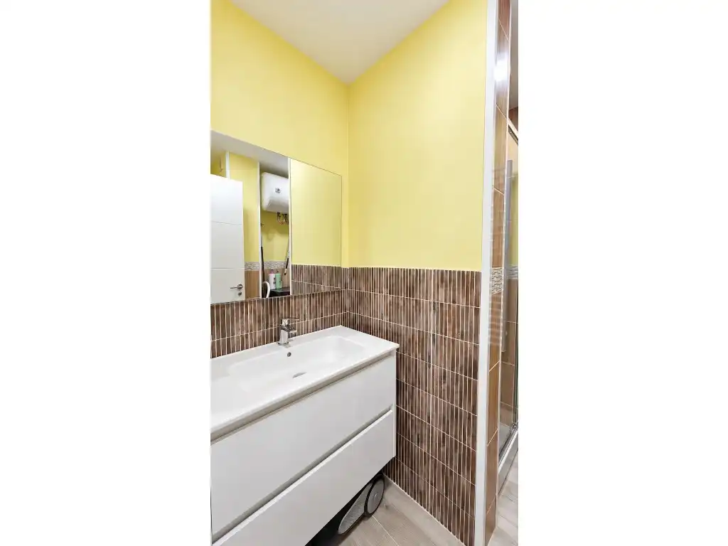 Studio with lift for sale in Carrer del Delta-Muga, imagen 10