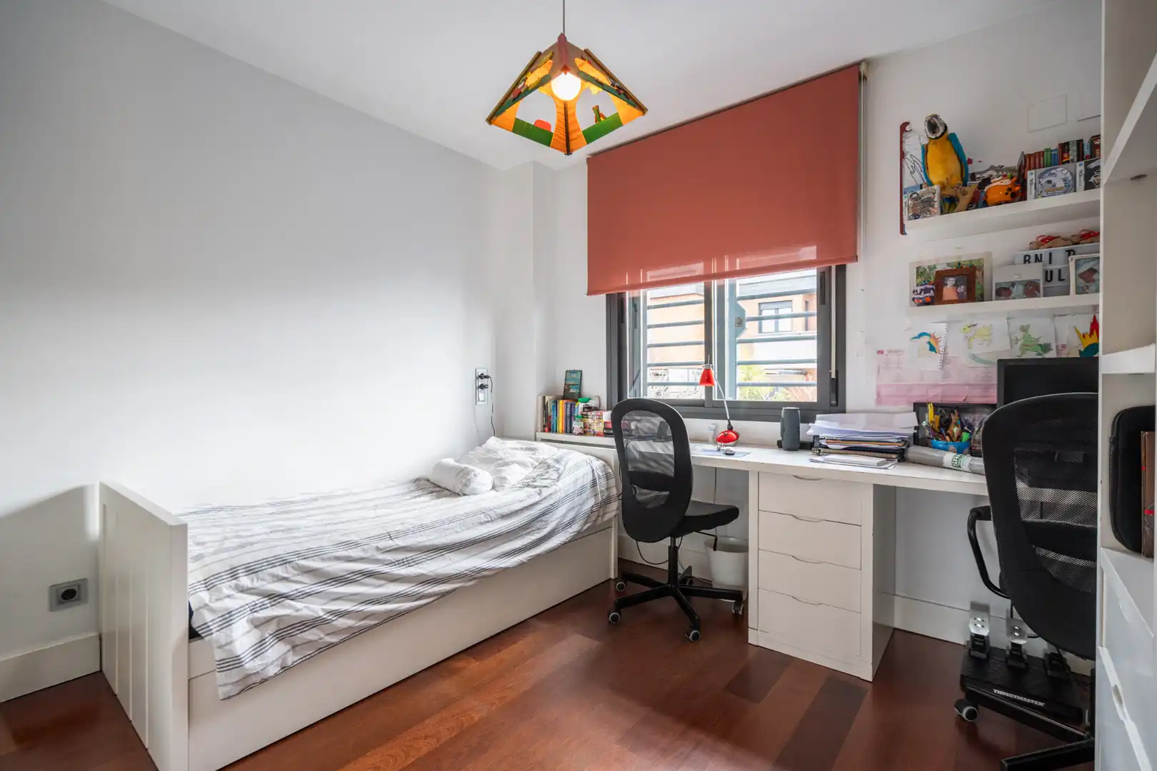 Habitación de Casa adosada en venta en Las Rozas de Madrid con Aire acondicionado, Calefacción y Jardín privado