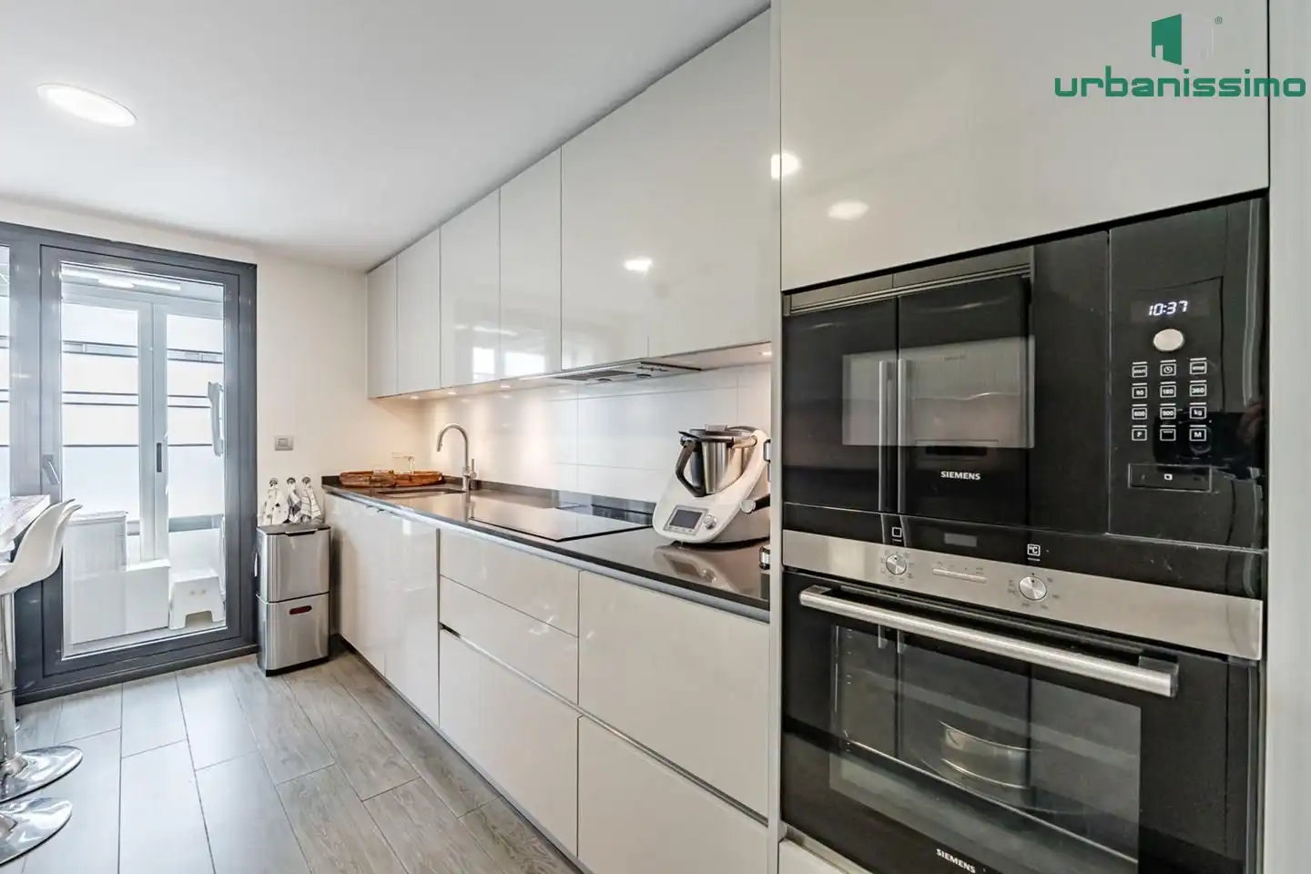 Kitchen of Flat for sale in Madrid  with Air Conditioner, Terrace and Storage room