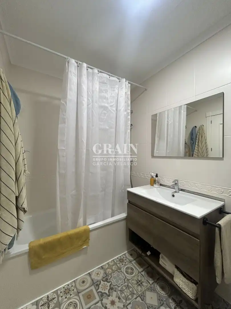 Baño de Ático en venta en Albacete con Aire acondicionado, Calefacción y Parquet