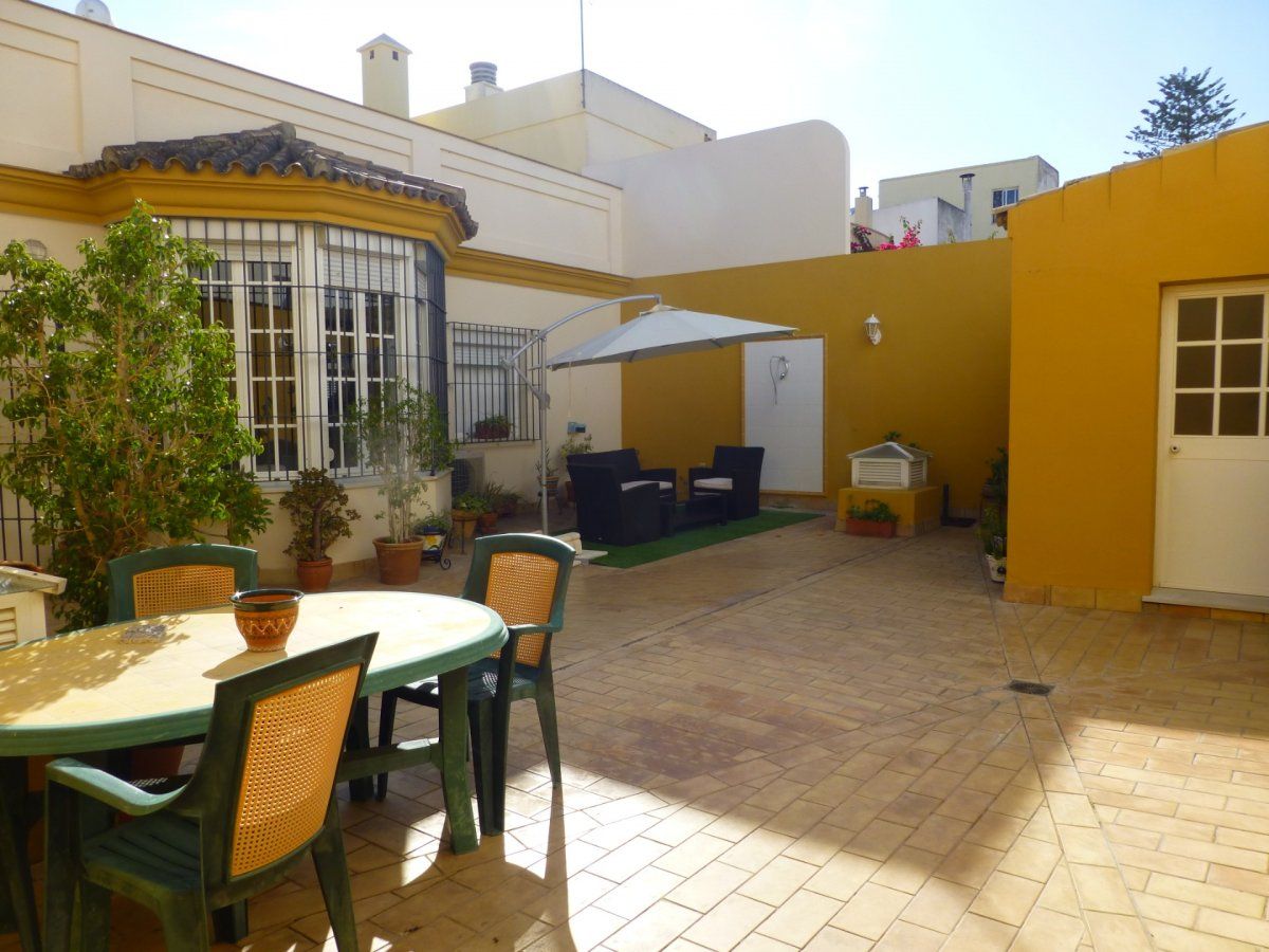 Houses for sale in Centro - Calzada - Cabo Noval