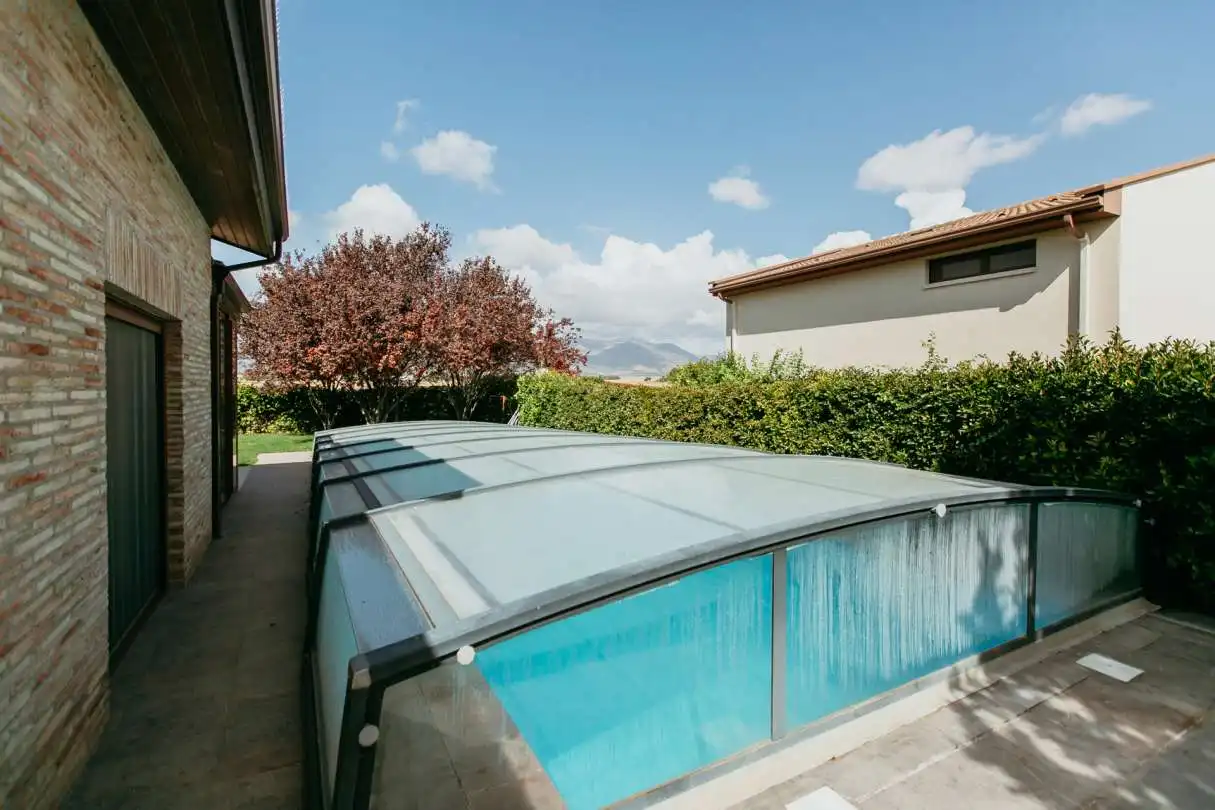 Piscina de Casa o xalet en venda en Banastás amb Aire condicionat, Calefacció i Jardí privat