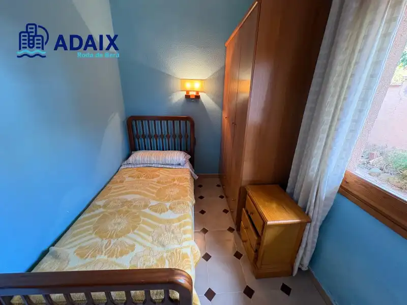 Habitación de Casa o chalet en venta en Roda de Berà con Terraza, Trastero y Horno