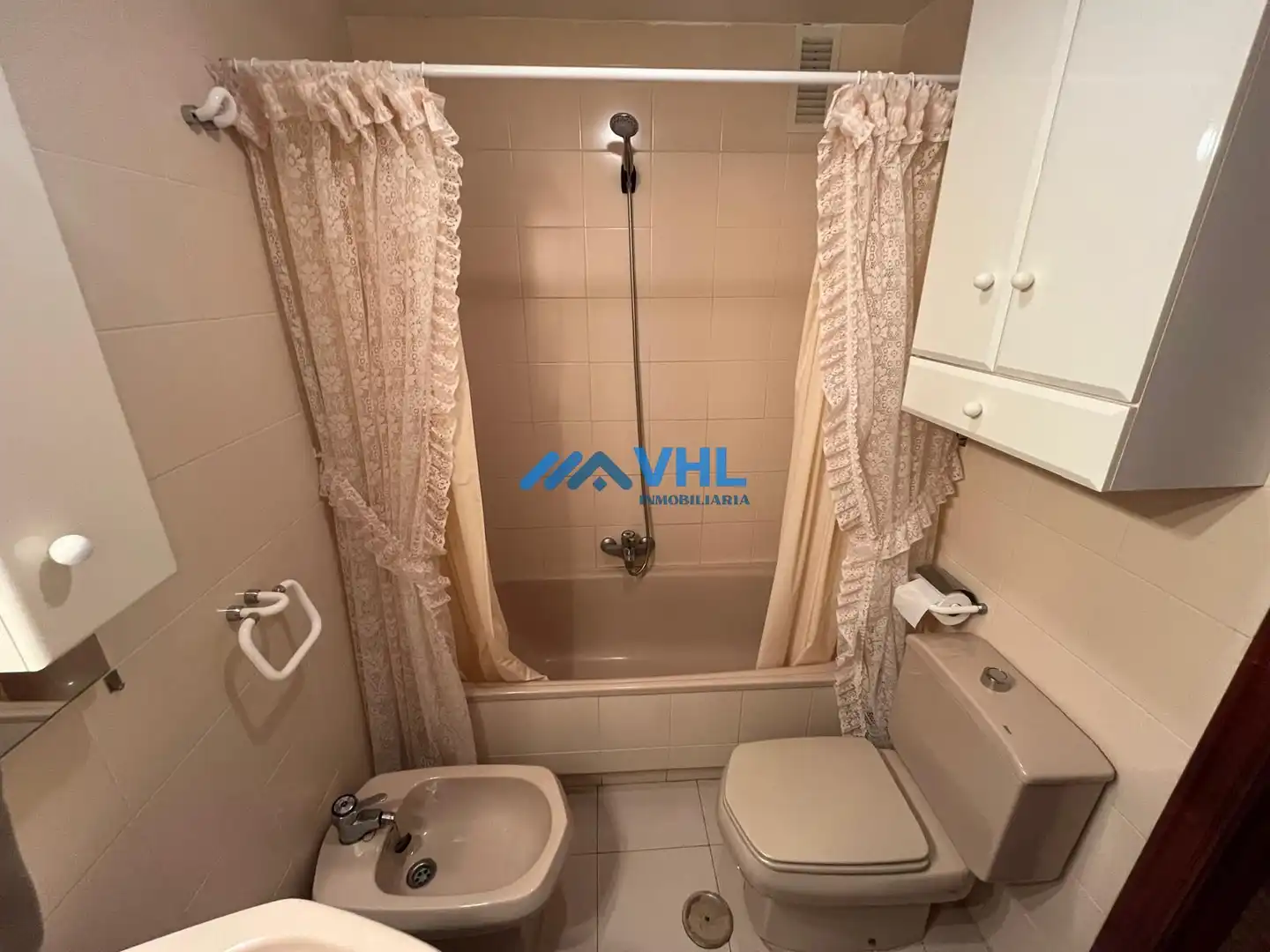 Badezimmer von Wohnung zur Miete in Castro-Urdiales mit Heizung, Terrasse und Möbliert