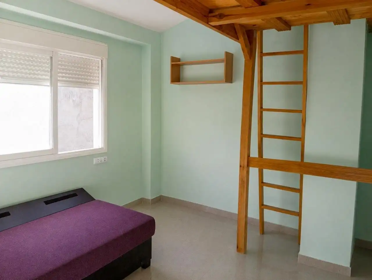 Schlafzimmer von Haus oder Chalet zum Verkauf in Dúrcal mit Privatgarten, Schwimmbad und Balkon