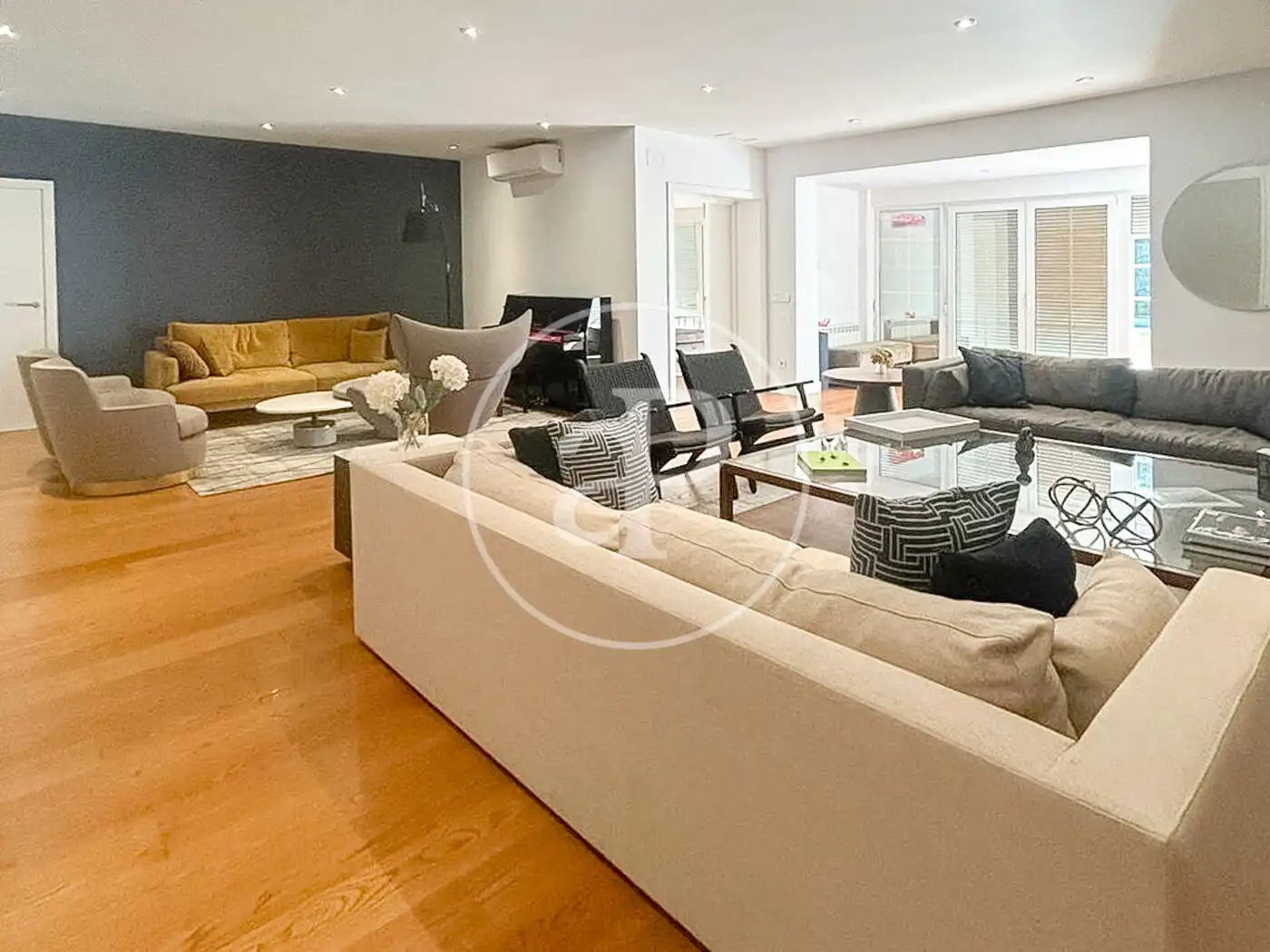 Sala d'estar de Casa o xalet en venda en La Moraleja amb Aire condicionat, Calefacció i Jardí privat
