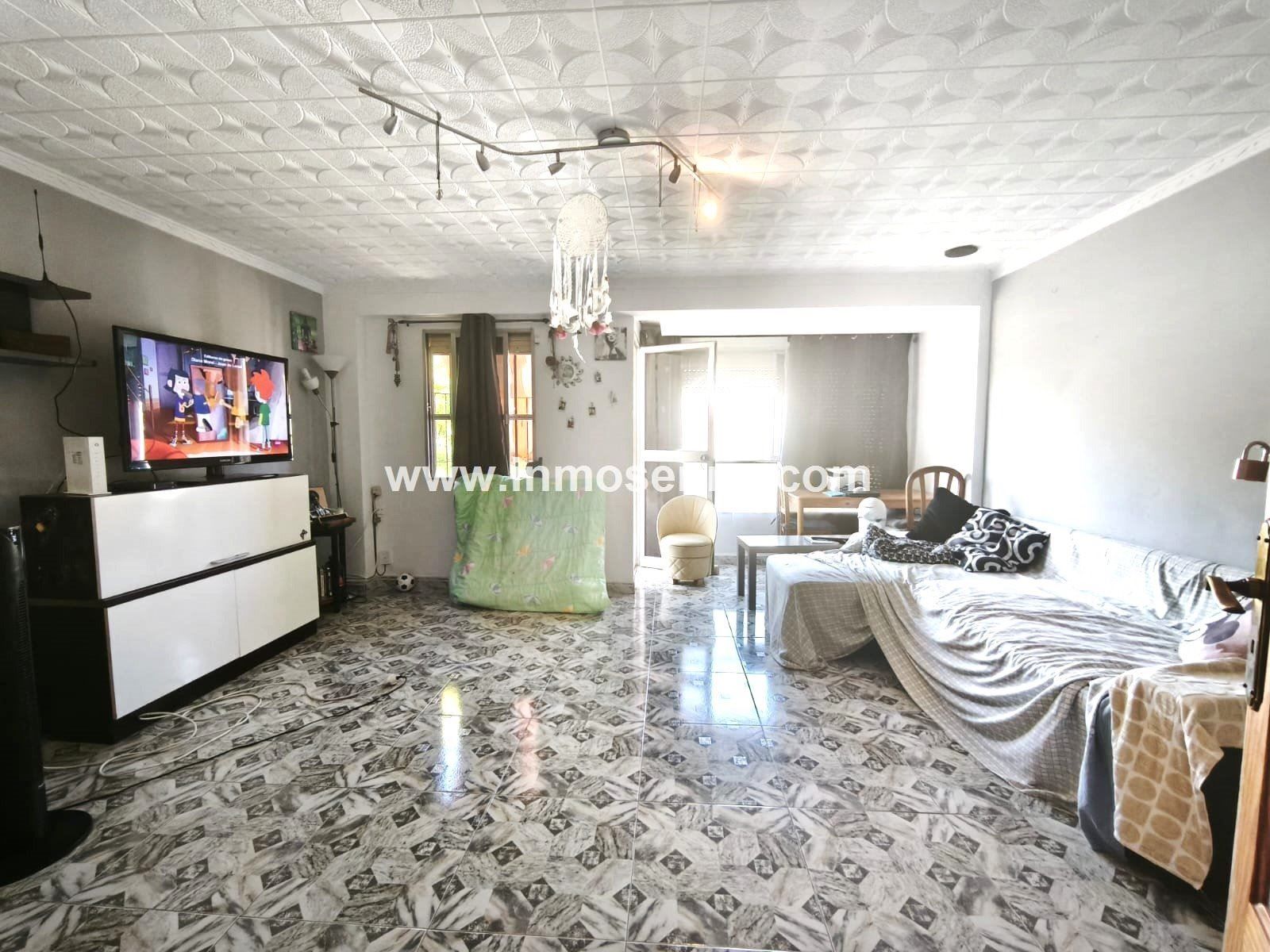 Living room of Flat for sale in  Palma de Mallorca  with Storage room, TV and Balcony