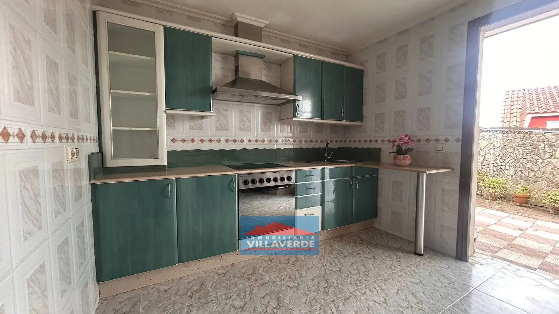 Cuina de Casa o xalet en venda en Cangas 