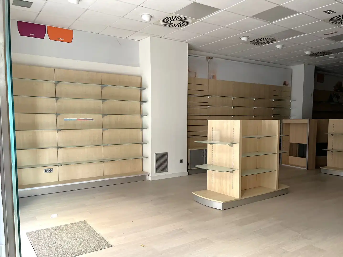 Locale commerciale in vendita a Sant Josep - Zona Hospital, imagen 4
