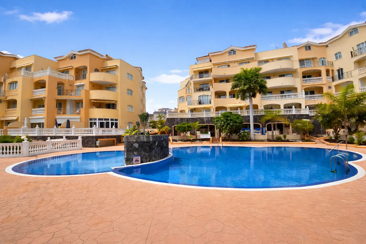 Piscina de Apartamento en venta en Arona con Terraza, Amueblado y Horno