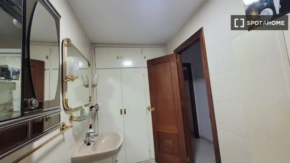 Room in La Ciudad