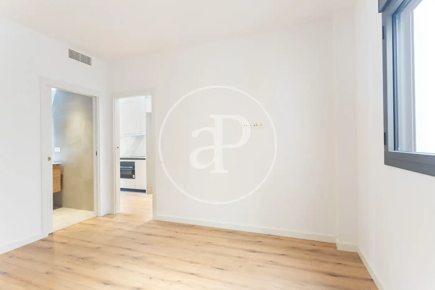 Flat for sale in Barcelona  with Air Conditioner, Heating and Terrace