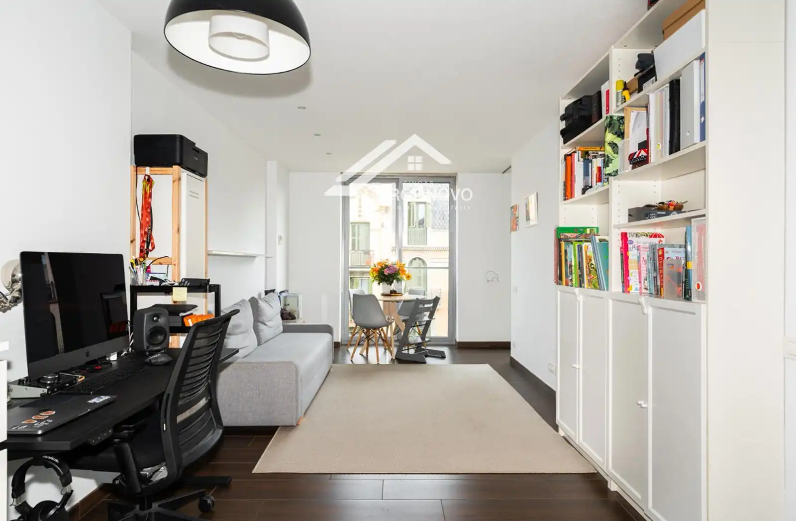 Wohnzimmer von Wohnung zum Verkauf in Barcelona mit Klimaanlage und Heizung