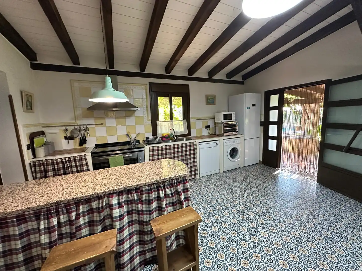 Cocina de Casa o chalet en venta en Montearagón con Aire acondicionado, Calefacción y Jardín privado