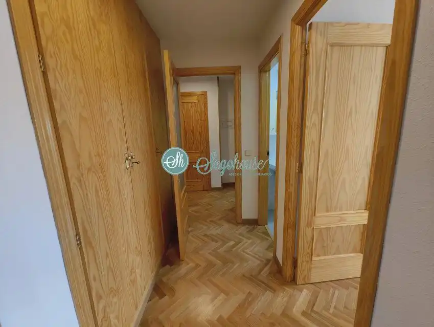 Wohnung zur Miete in Segovia mit Heizung, Parkett und Terrasse