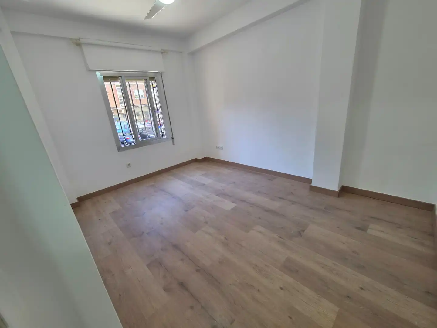 Bedroom of Flat for share in Toledo  with Heating, Parquet flooring and Washing machine