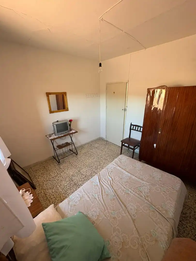 Dormitori de Finca rústica en venda en Muñopedro amb Jardí privat, Traster i Moblat