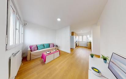 Sala d'estar de Apartament en venda en  Madrid Capital amb Aire condicionat, Calefacció i Alarma