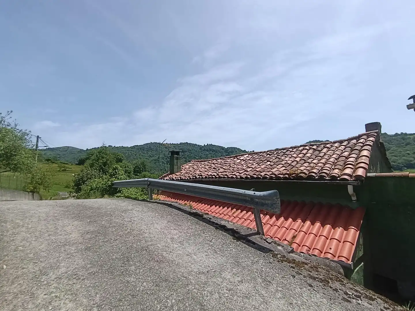 Außenansicht von Country house zum Verkauf in San Martín del Rey Aurelio mit Balkon