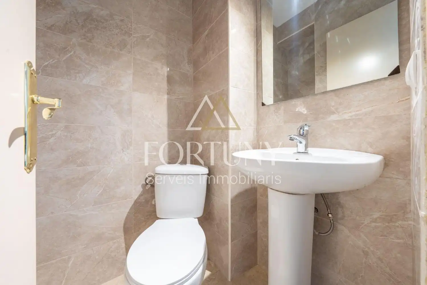Flat with terrace for sale in del Carrilet 30, imagen 19