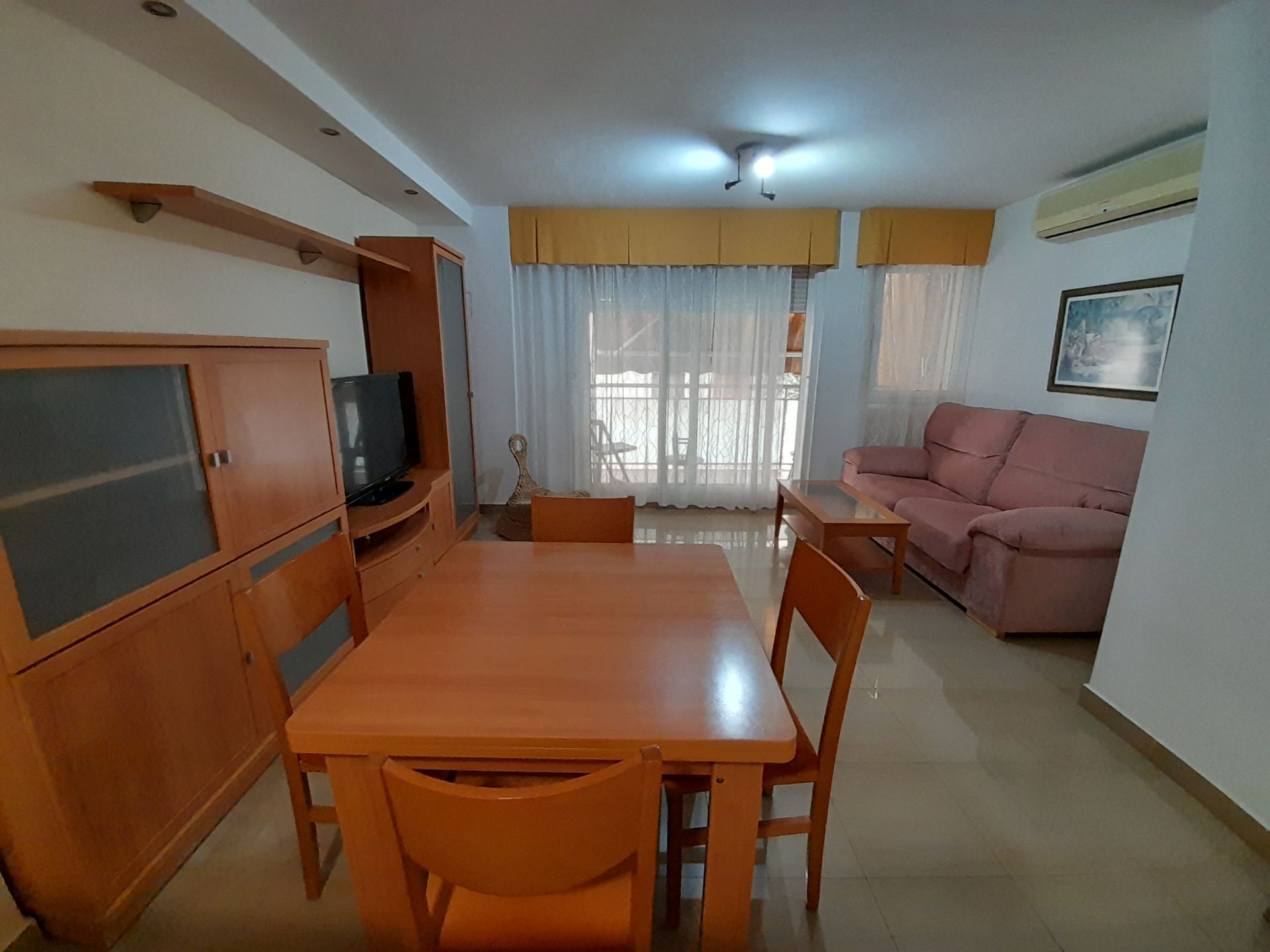 Living room of Flat for sale in L'Hospitalet de Llobregat  with Air Conditioner, Terrace and Furnished