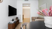 Living room of Flat for sale in  Madrid Capital  with Air Conditioner, Heating and Furnished