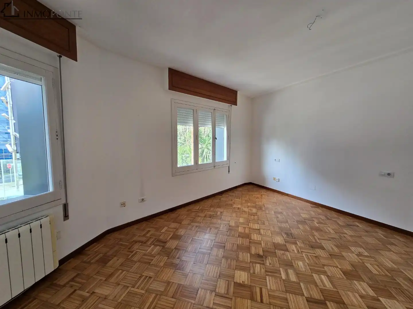 Bedroom of Flat for rent in Pontevedra Capital 