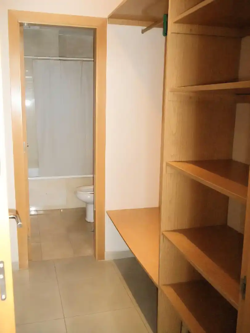 Baño de Piso de alquiler en Las Palmas de Gran Canaria con Horno, Lavadora y Balcón