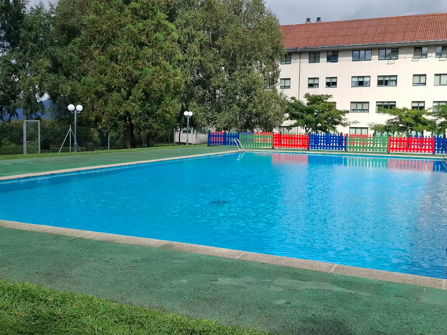 Schwimmbecken von Wohnung zum Verkauf in Mos mit Heizung, Abstellraum und Gemeinschaftspool