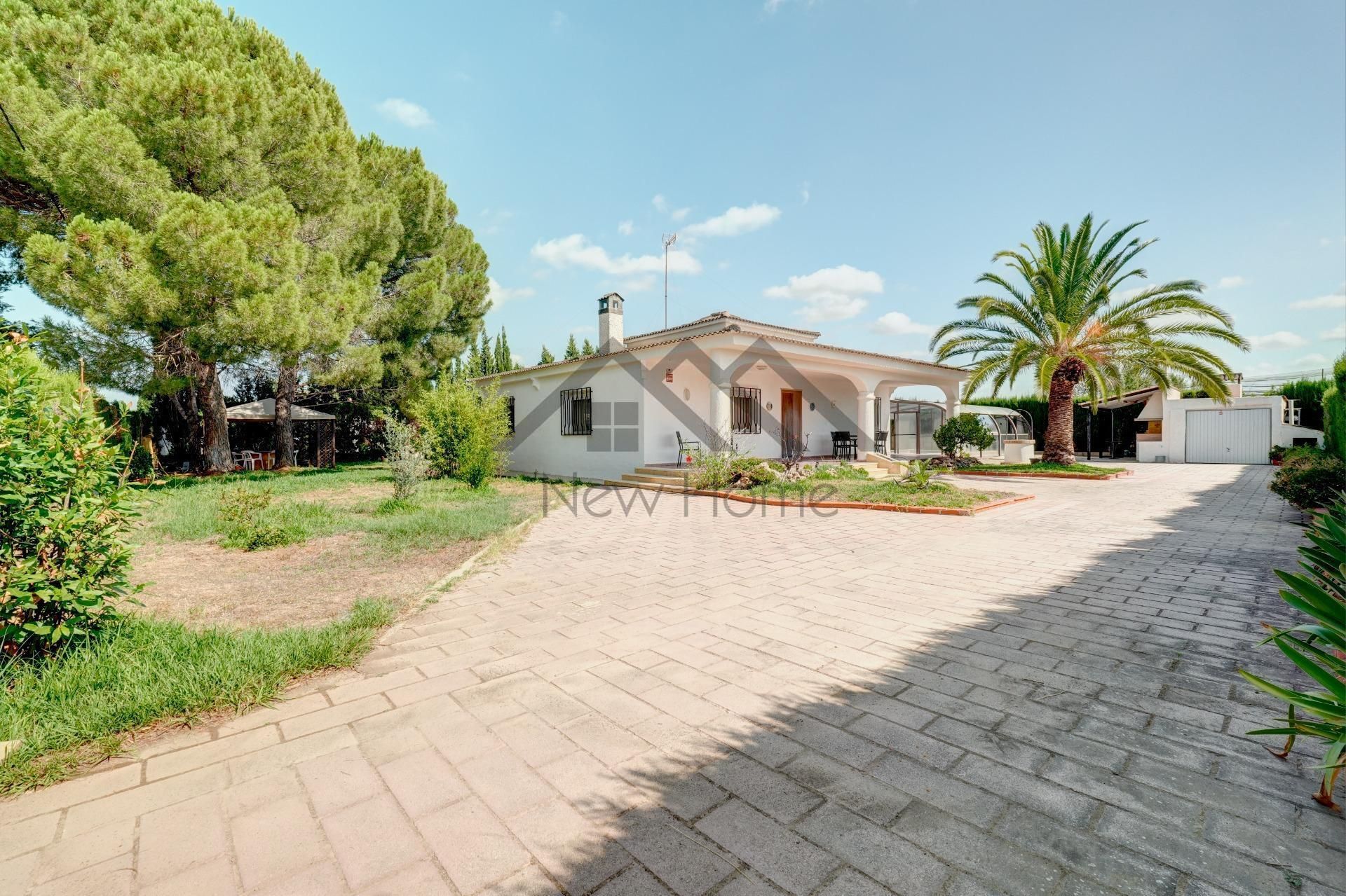 Exterior view of House or chalet for sale in Llíria  with Private garden, Terrace and Storage room