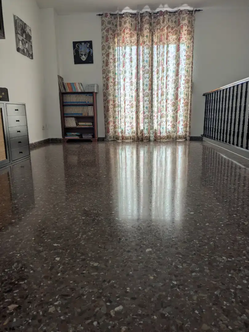 Casa adosada en venta en Santa Coloma de Gramenet con Terraza y Balcón