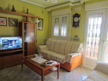 Flat with pool to rent in Retamar