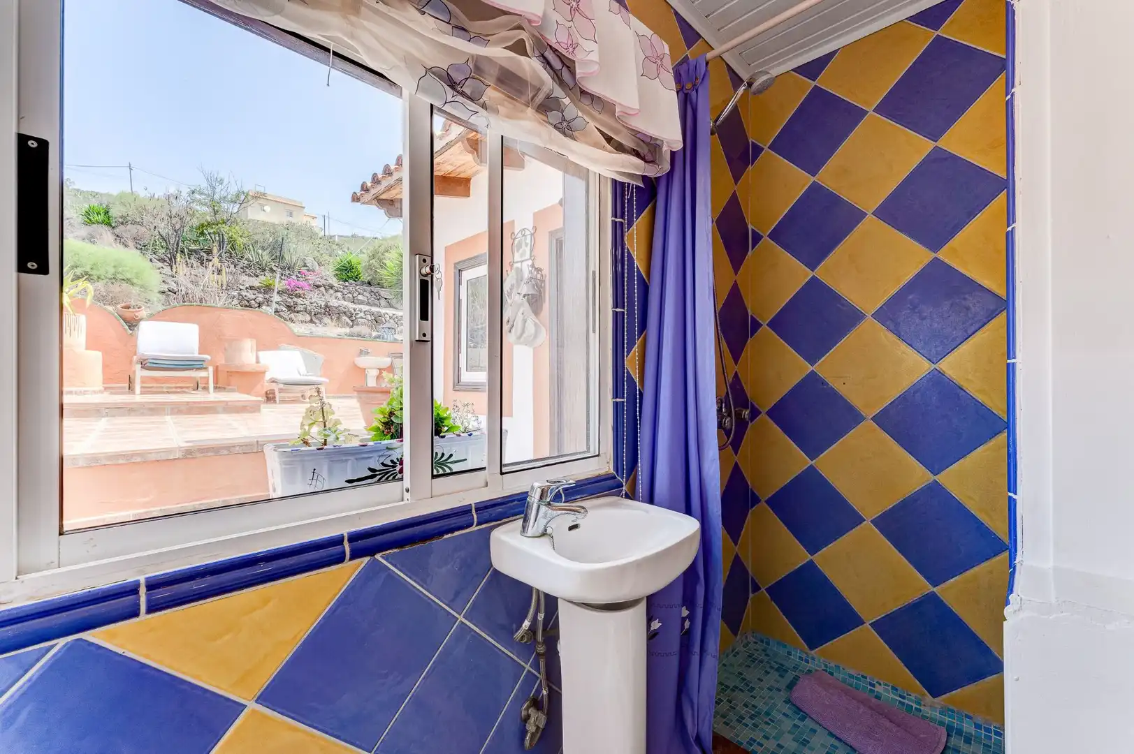 Baño de Casa o chalet en venta en Adeje con Jardín privado, Terraza y Trastero