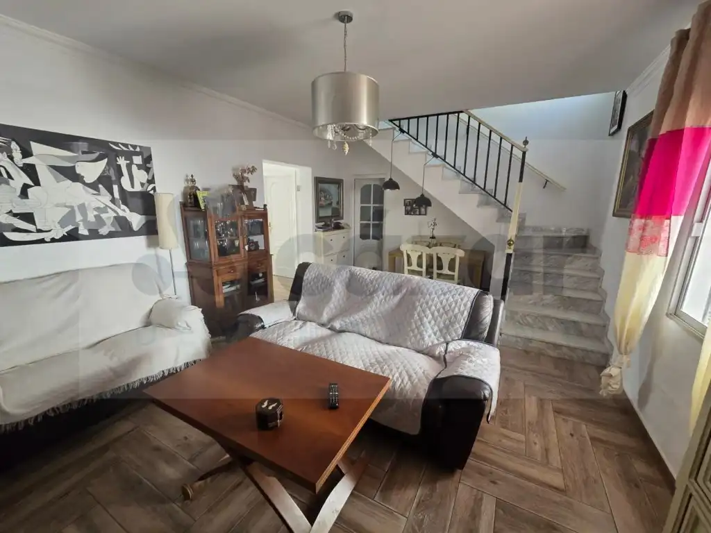 Sala d'estar de Casa o xalet en venda en Alcalá de Guadaira
