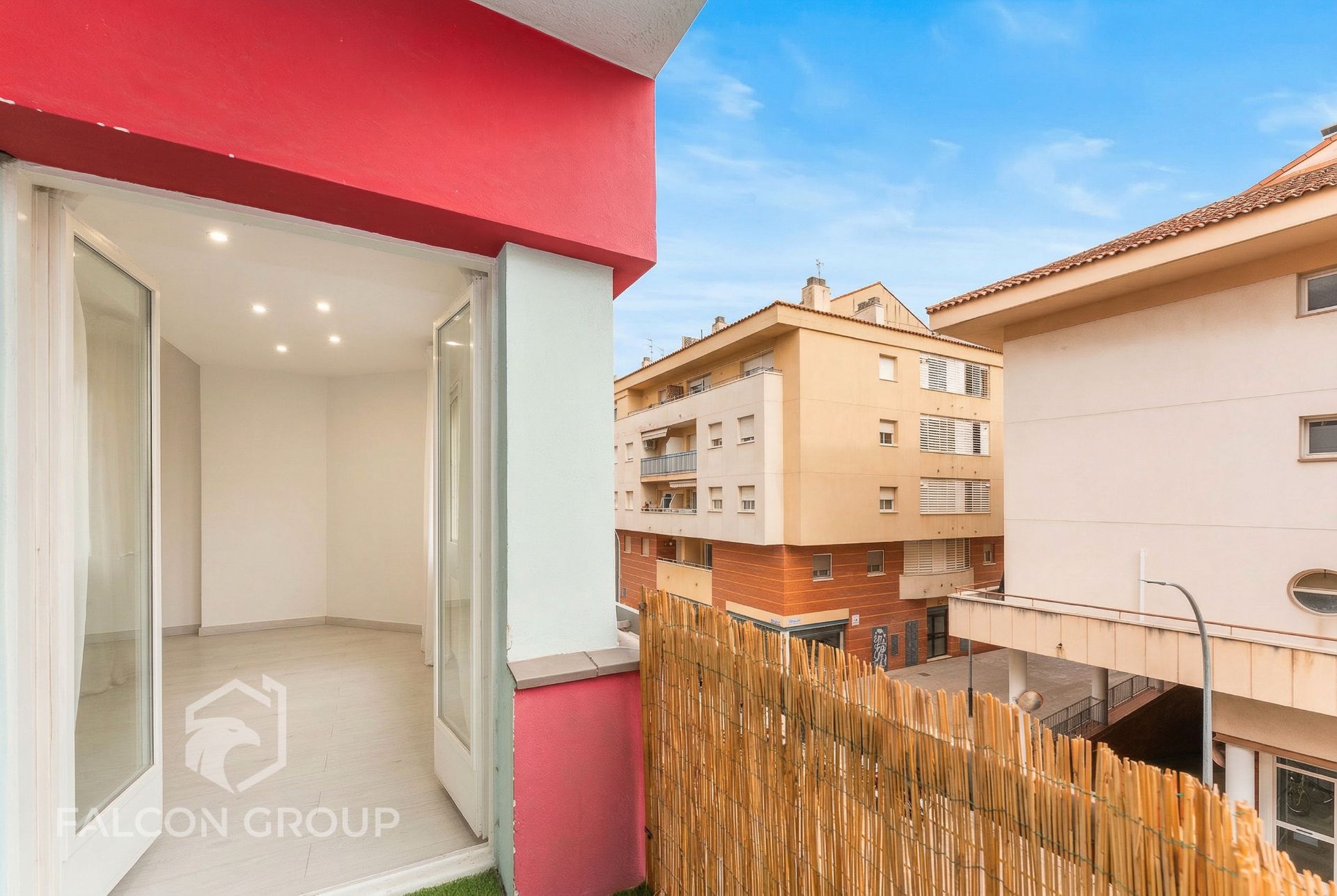 Vista exterior de Piso en venta en Sant Pere de Ribes con Terraza y Balcón