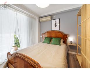 Dormitori de Apartament de lloguer en  Sevilla Capital amb Moblat