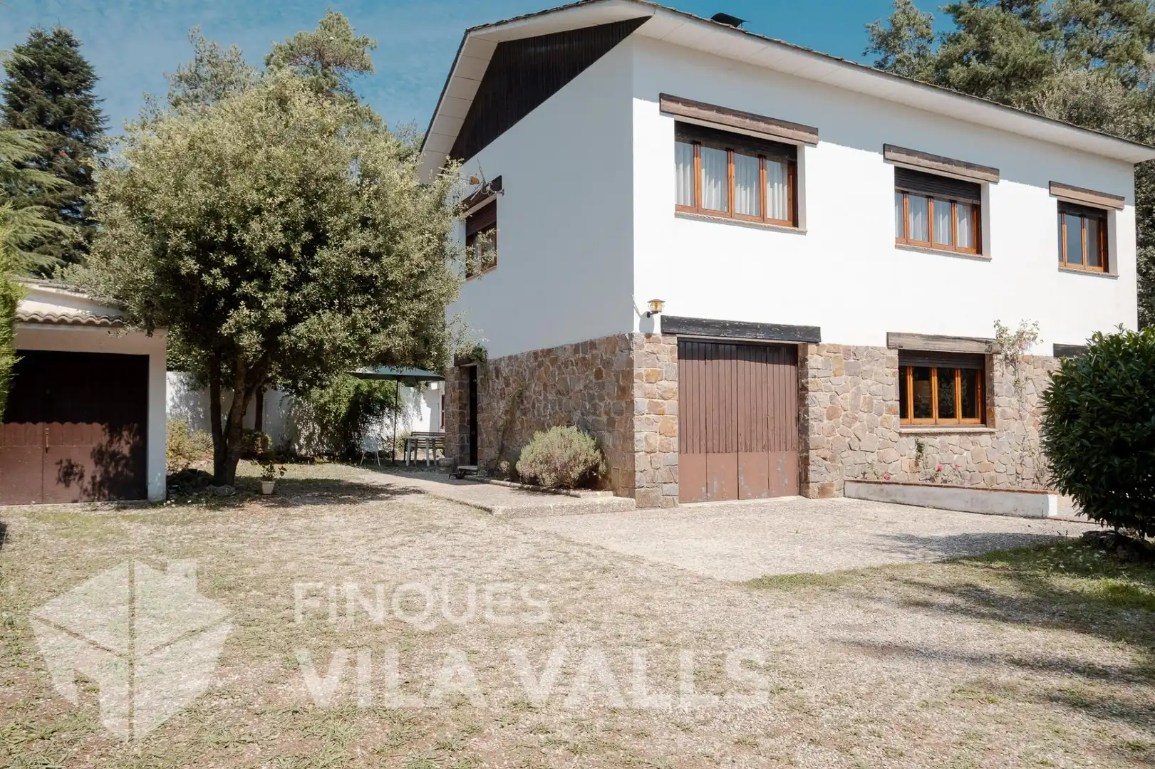 Vista exterior de Casa o xalet en venda en Sant Quirze Safaja amb Jardí privat