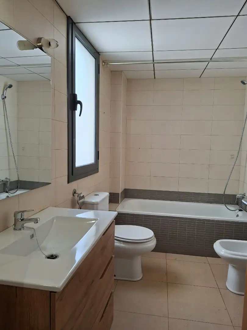 Baño de Piso en venta en La Pobla de Mafumet con Aire acondicionado