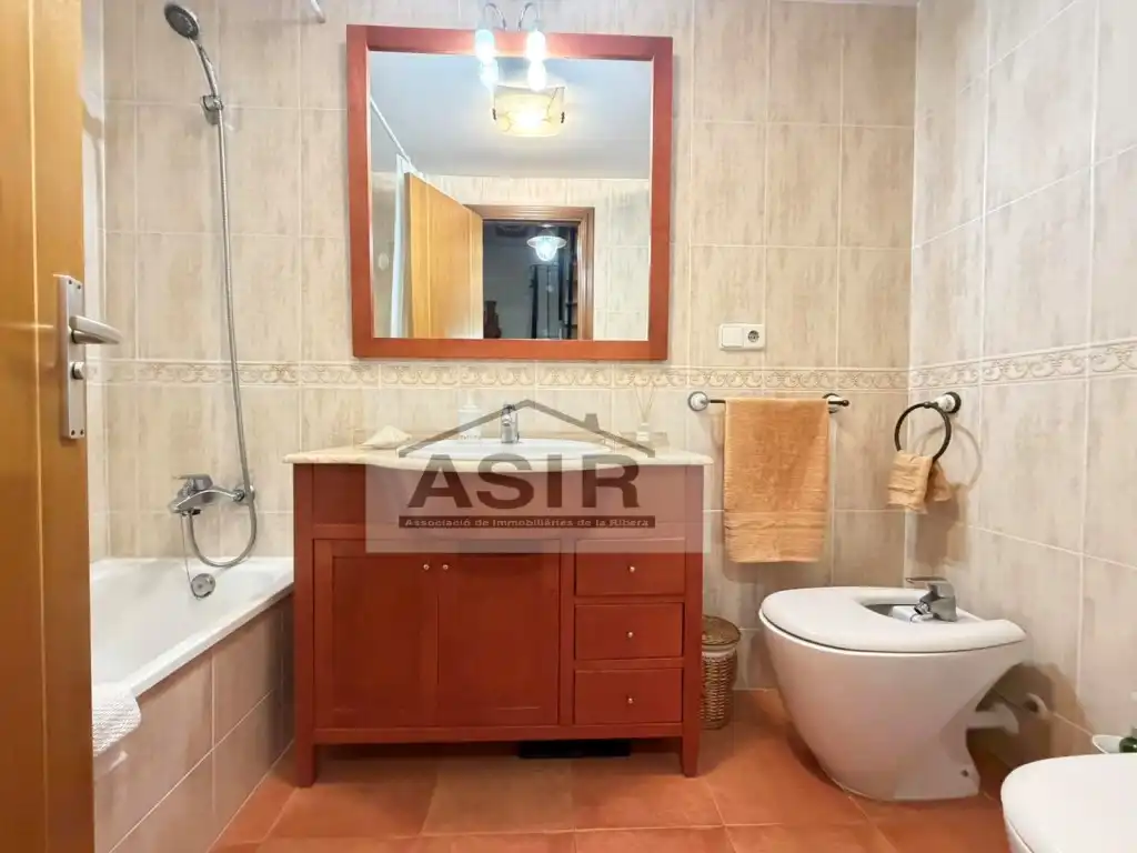 Bathroom of Houses for sale in Sueca  with Air Conditioner, Terrace and Swimming Pool