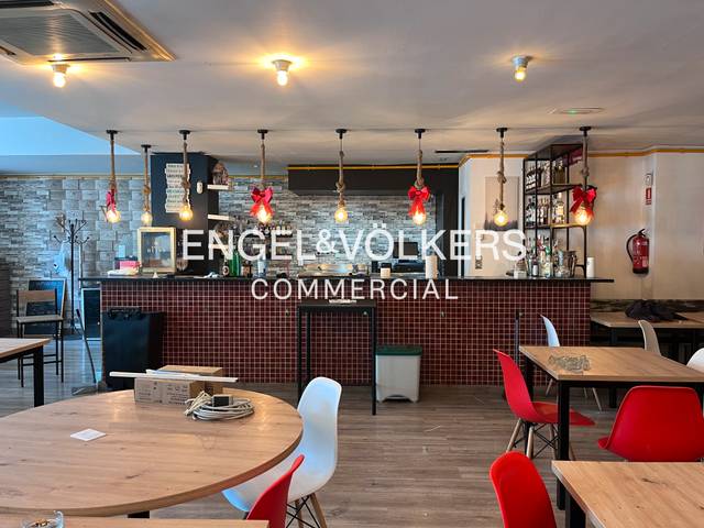 Local comercial en Alquiler en Estació de França