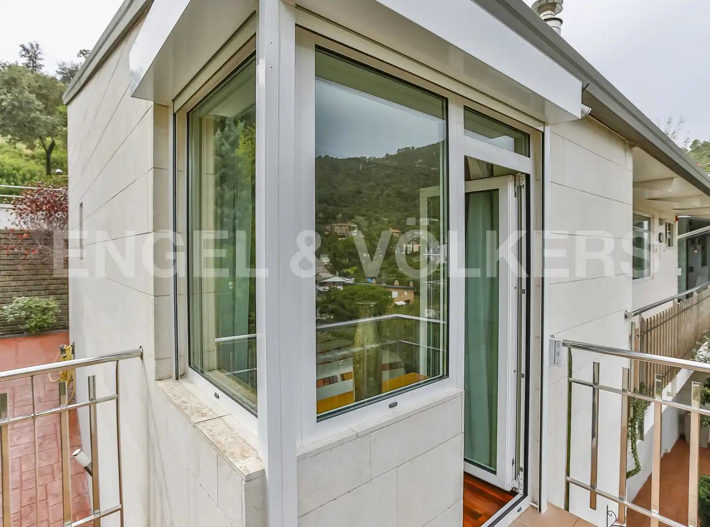 Terraza de Casa o chalet en venta en Santa Coloma de Cervelló con Calefacción, Jardín privado y Parquet